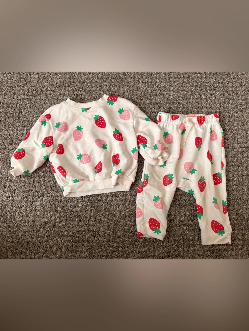 Old Navy Cream Kids Sweatshirt & Pants Set with Red and Pink Strawberry Print